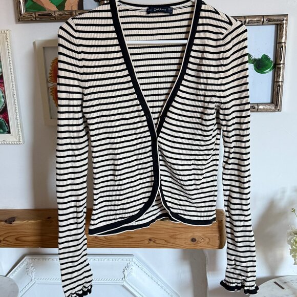 Zara Knit Black & White Striped Ribbed Cardigan with Ruffle Sleeves - Picture 4 of 8